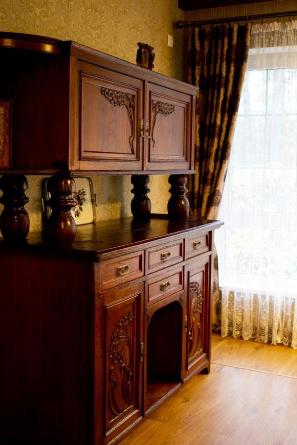 Maison d'hôtes Domik V Lesy à Lyutezh Extérieur photo