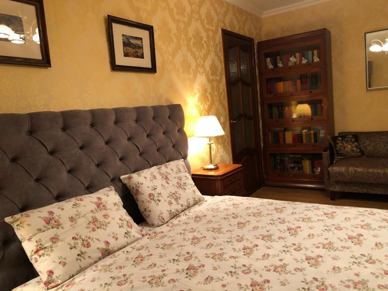 Maison d'hôtes Domik V Lesy à Lyutezh Extérieur photo